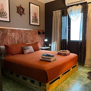 Tropical 2 Bedroom Spacious Next To Pool (Adults Only) Apartamento